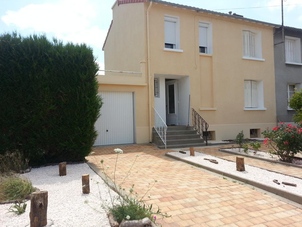 Authentique Gite 1950 Poitiers Futuroscope Aquascope, 1A9Prsn, 3 Pkg, 3 Etoiles A 6Prsn Et 3 Appoints Eco-Responsable Δωμάτιο φωτογραφία